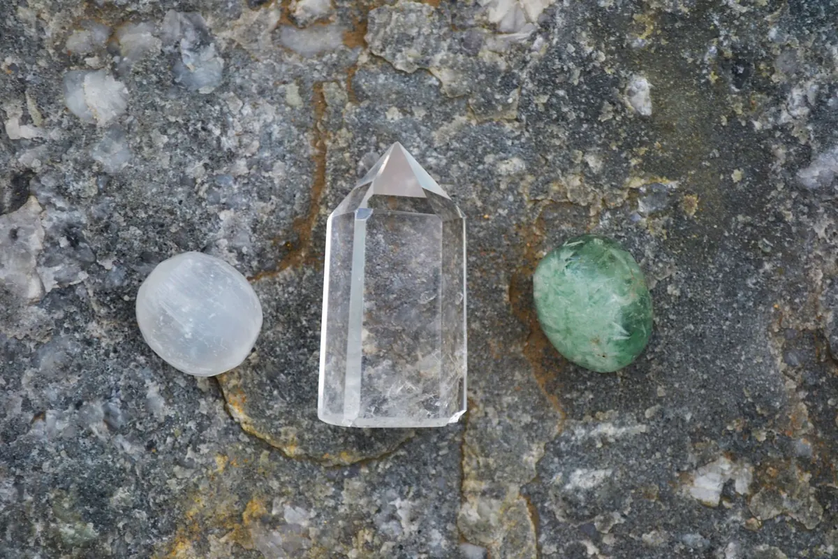 Quartz Crystals for Beginners: How to Choose Your First Specimen